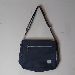 Reaction Kenneth Cole  Messenger Bag